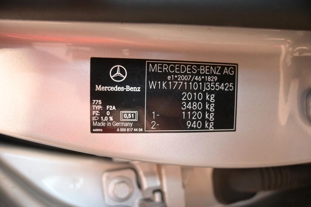 MERCEDES-BENZ A 180D SEDAN 116CV AUTOMATIC BUSINESS SOLUTION ( CRUISE - MIRROR - NAVI PREMIUM - PARK ASSIST - TELECAMERA POST. ) CC. 1.950