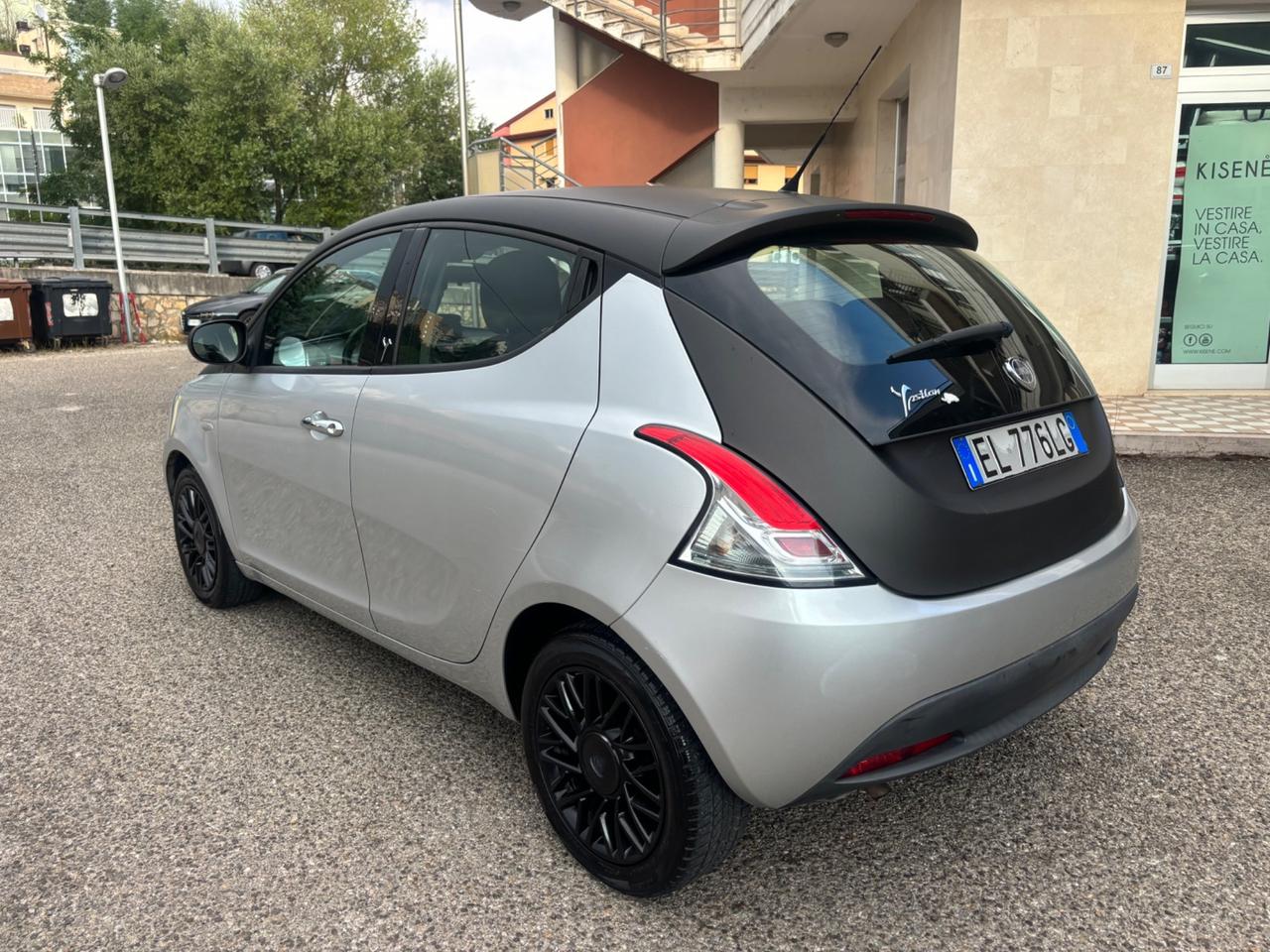 Lancia Ypsilon 1.2 69 CV 5 porte S&S Silver
