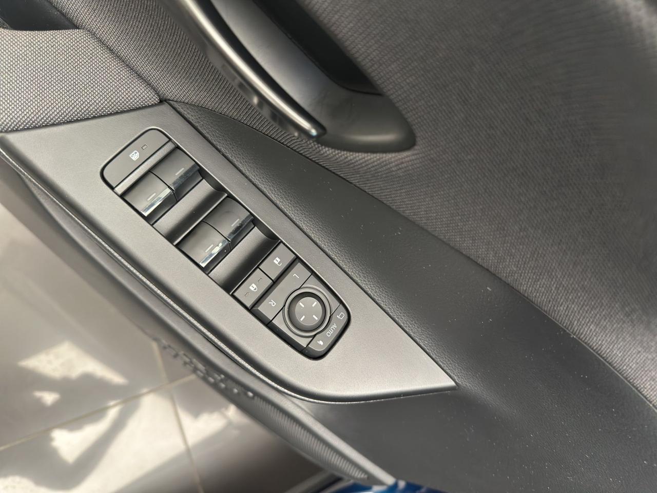 Toyota C-HR 2.0 hv Trend awd e-cvt