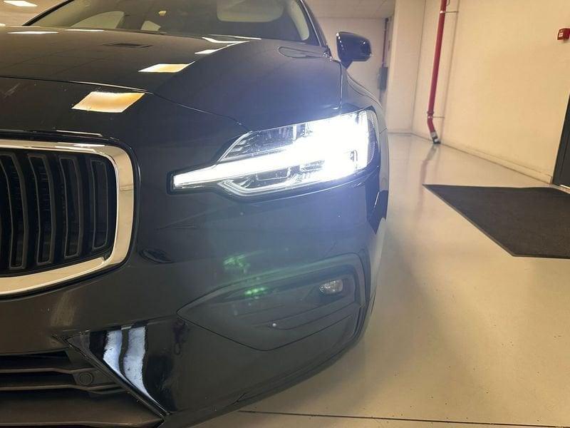 Volvo V60 2.0 b4 Momentum Business auto
