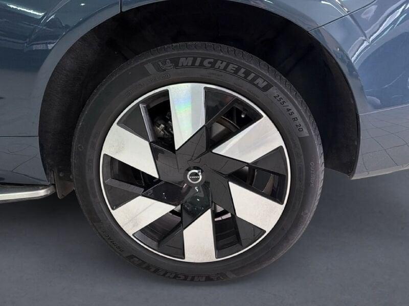 Volvo XC60 Recharge T6 Plug-in AWD auto Ultimate Dark