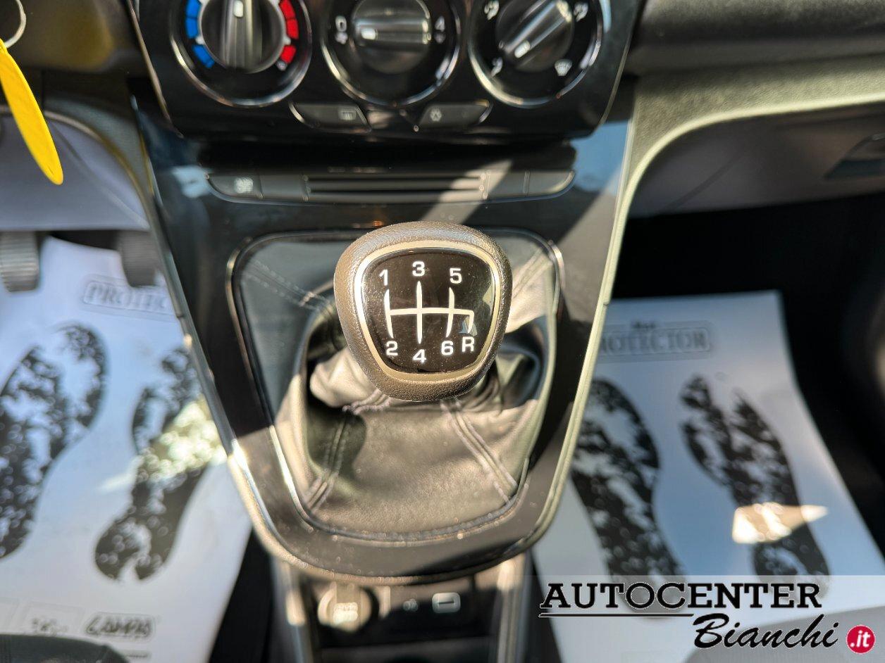 Lancia Ypsilon 5 Porte 1.0 firefly hybrid Gold s&s 70cv