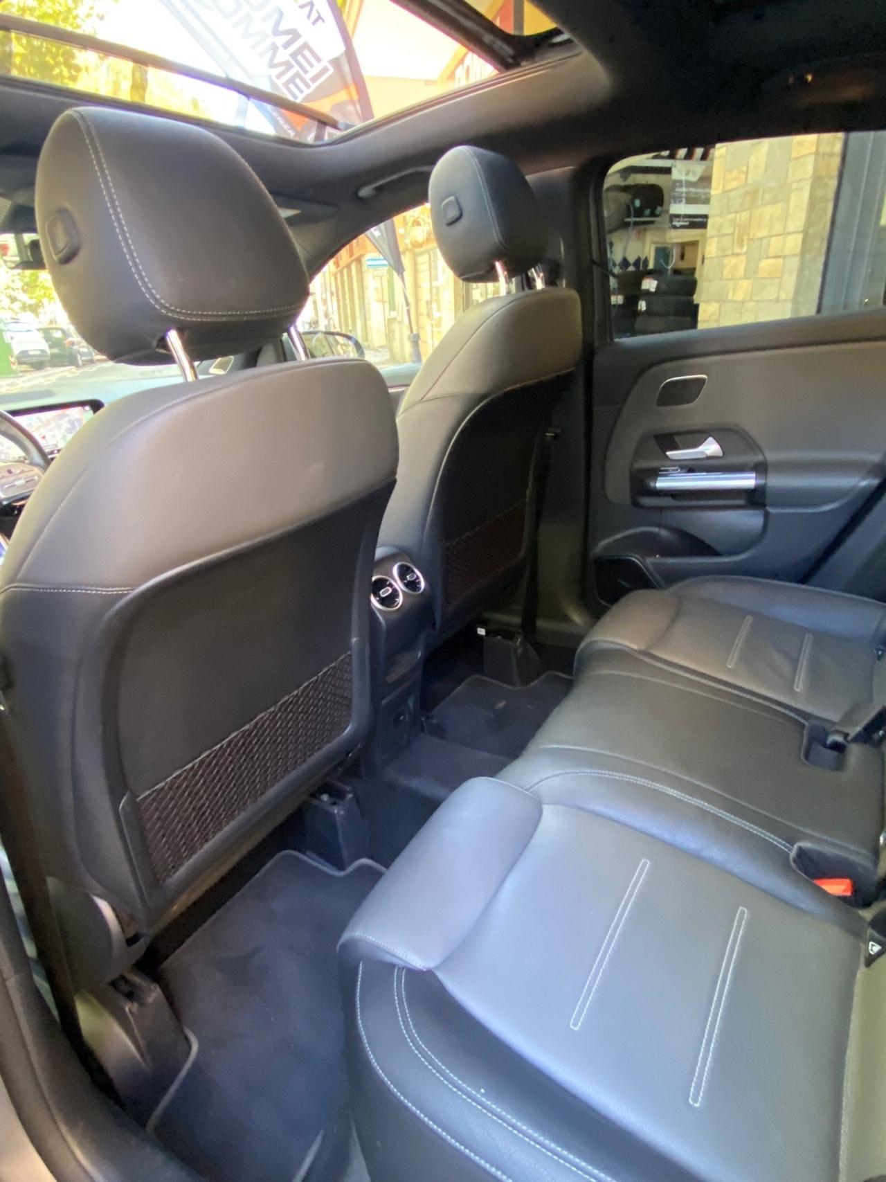 Mercedes-benz GLA 35 AMG MAGNO GRAU TETTO PELLE IVA ESPOSTA