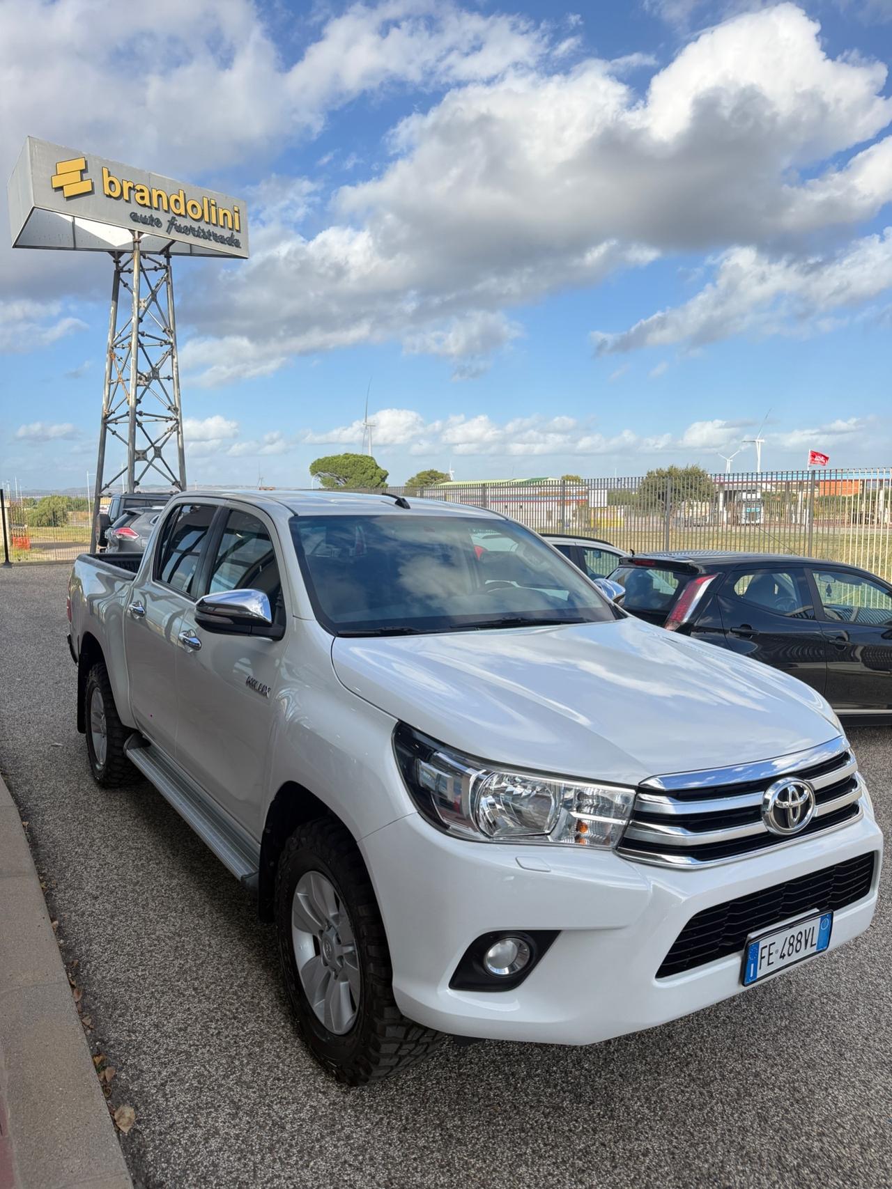 Toyota Hilux 2.4 D-4D 4WD Lounge my16"