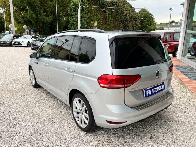 VOLKSWAGEN Touran 1.6 TDI 115 CV SCR DSG R LINE EXCLUSIVE *7 POSTI*