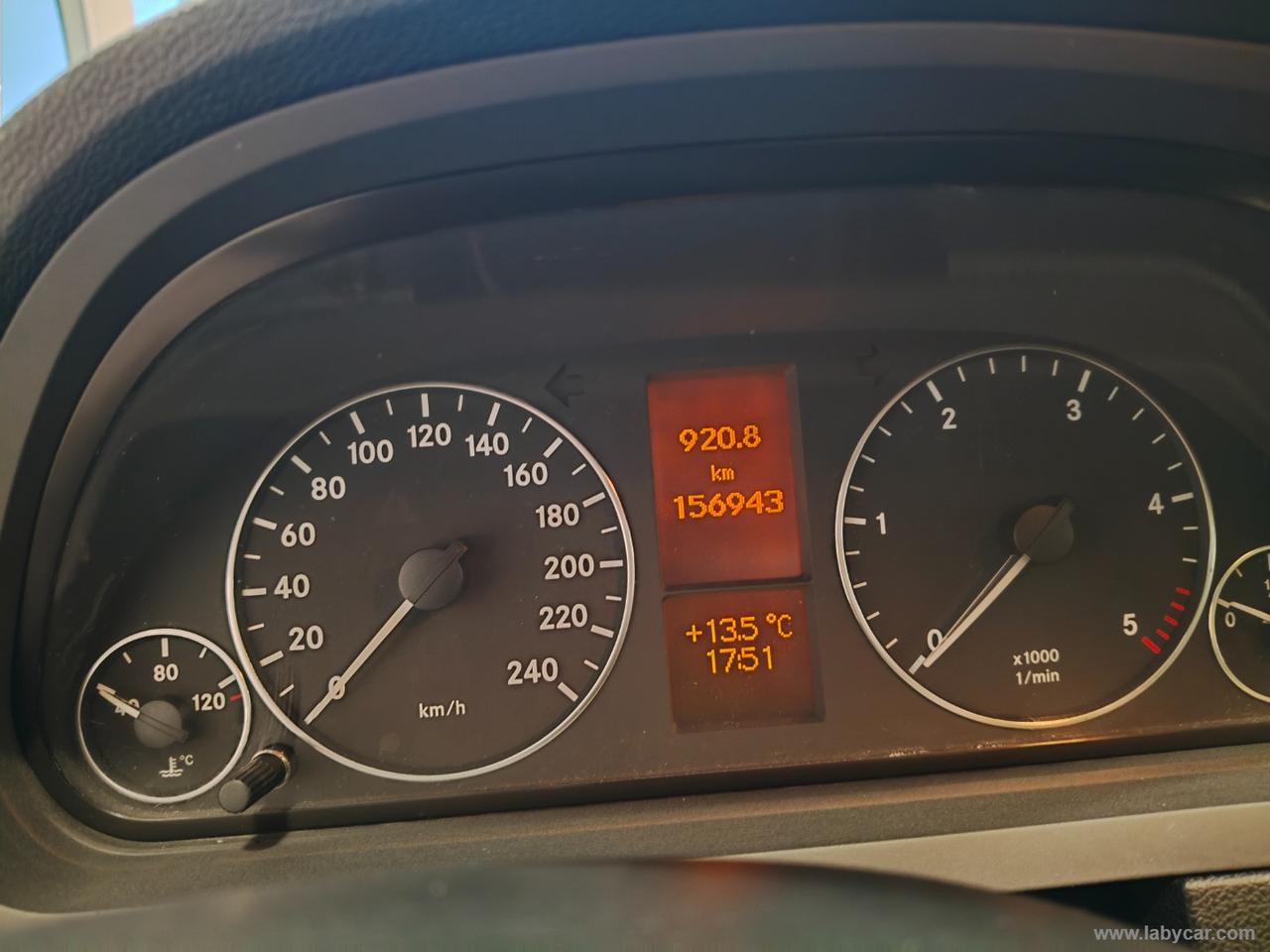 MERCEDES-BENZ A 180 CDI AVANTGARDE AUT