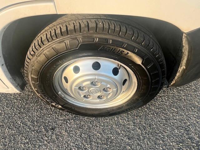 Fiat Ducato 35 DOPPIA CABINA ( 6 POSTI) + GRU 2.3 MJT 130CV MAXI PT 822 KG