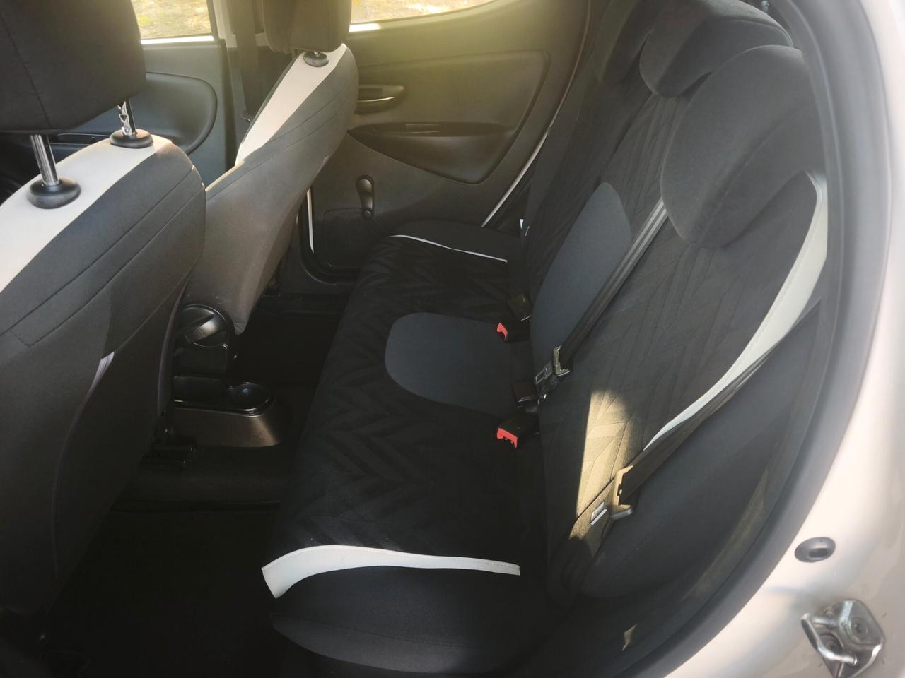 Lancia Ypsilon 1.2 69 CV 5 porte Platinum