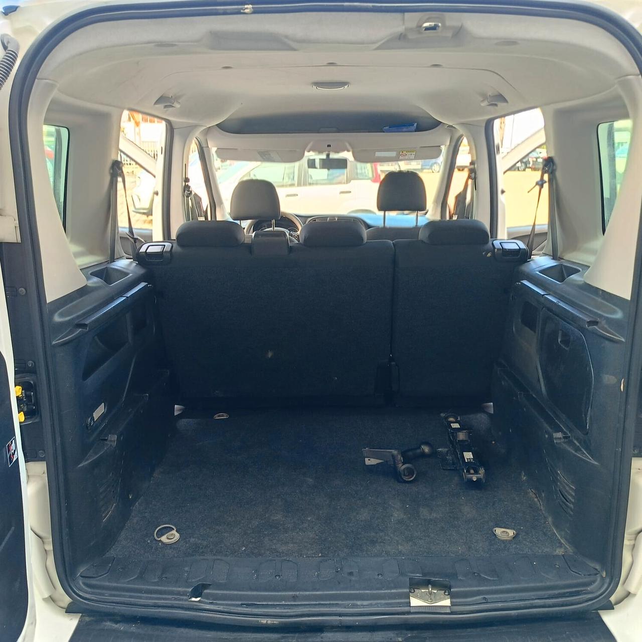 Fiat Doblo 1.3 MTJ Autocarro con gancio traino N1 5 posti