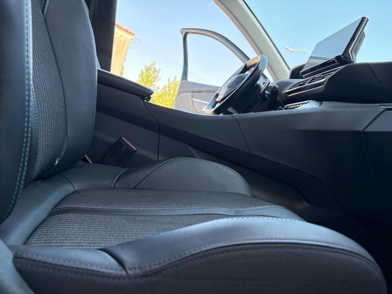 Peugeot 3008 ALLURE PACK BlueHDi EAT8 SPOTICAR