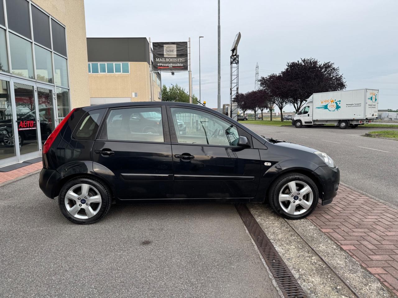Ford Fiesta 1.2 Benzina. Ok Neopatentati