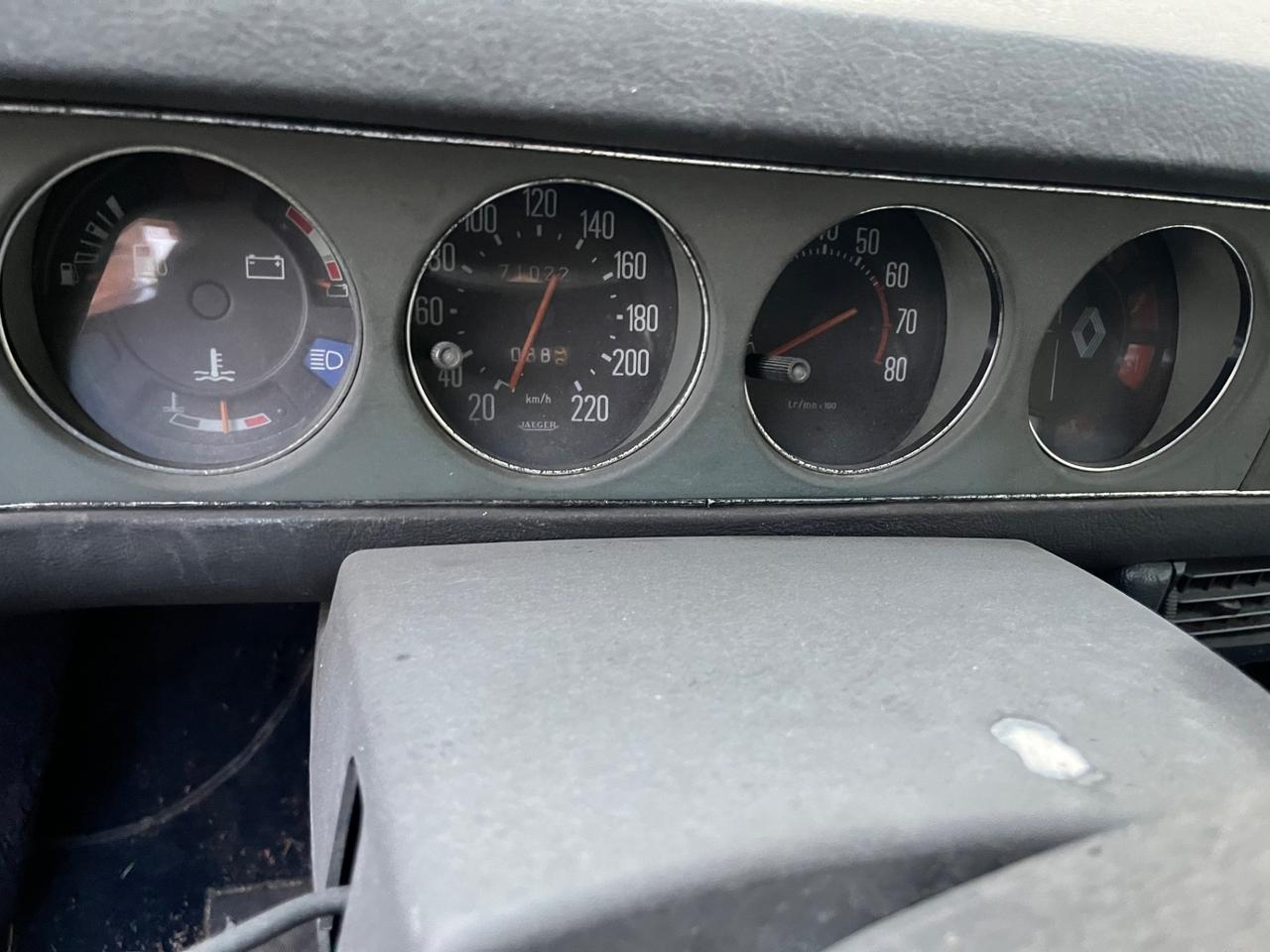 DUE Renault R 20 R20