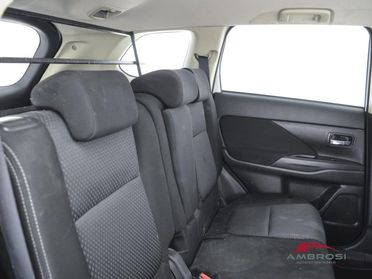 MITSUBISHI Outlander 2.2 DI-D 4WD Instyle Plus SDA 7 posti - AUTOCARRO