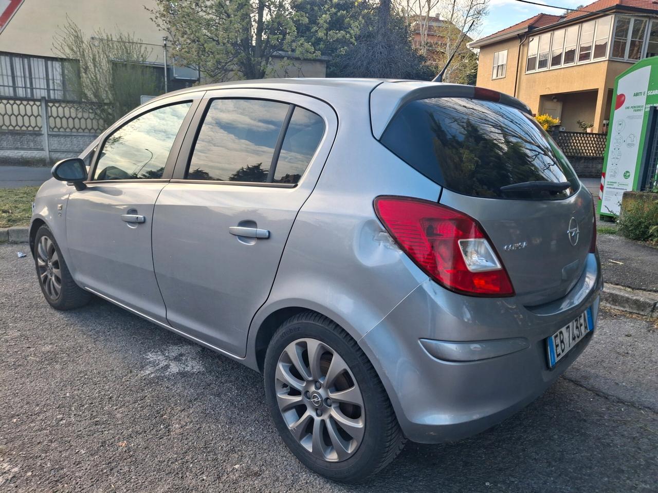 Opel Corsa 1.2 80CV 5 porte GPL-TECH Edition