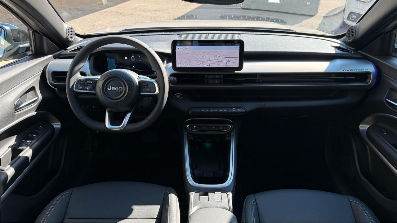 JEEP AVENGER BEV SUMMIT KM0 2026 TETTO APRIBILE