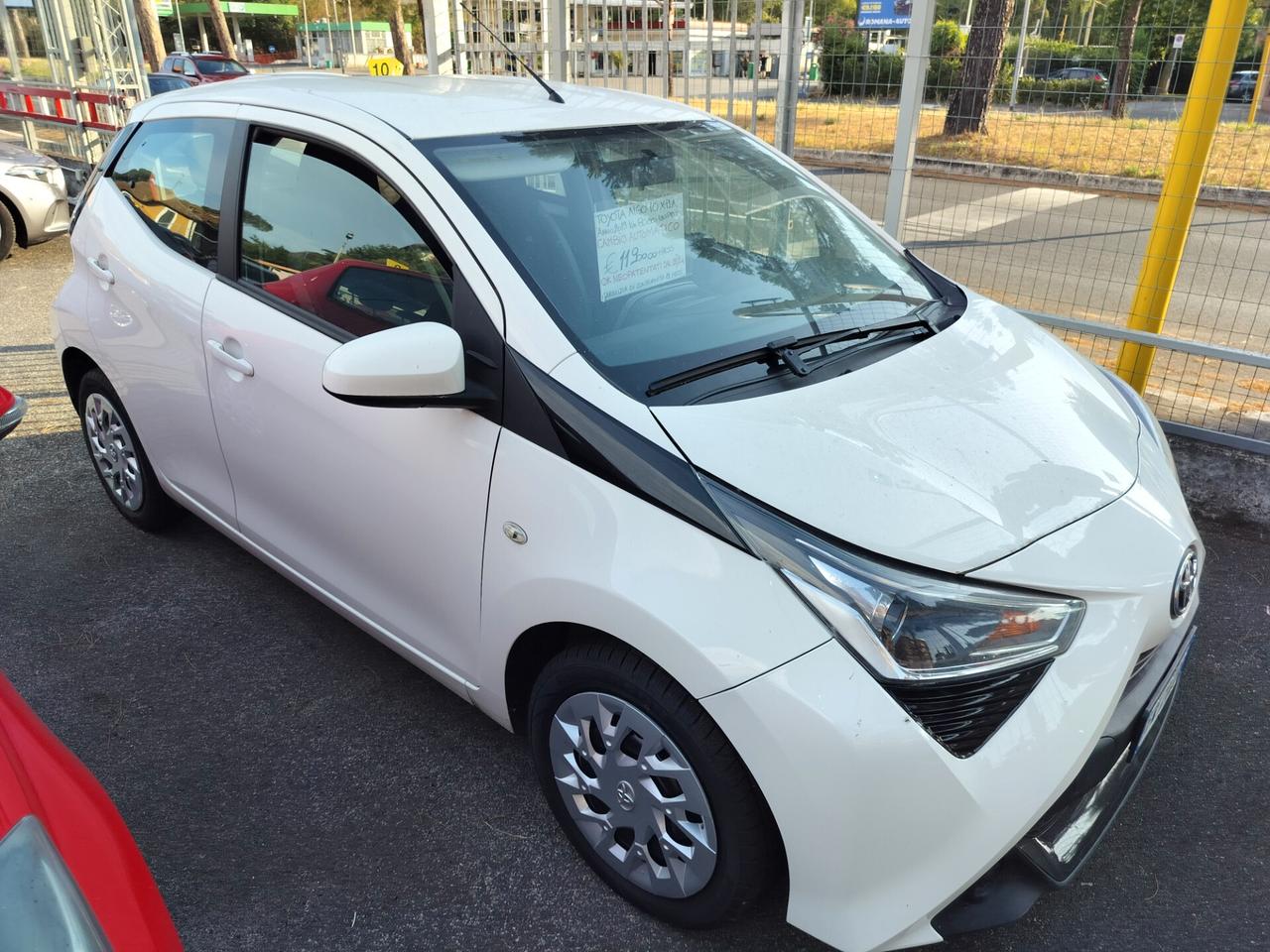 Toyota Aygo 1.0 VVT-i 69 CV 5 porte x-business MMT
