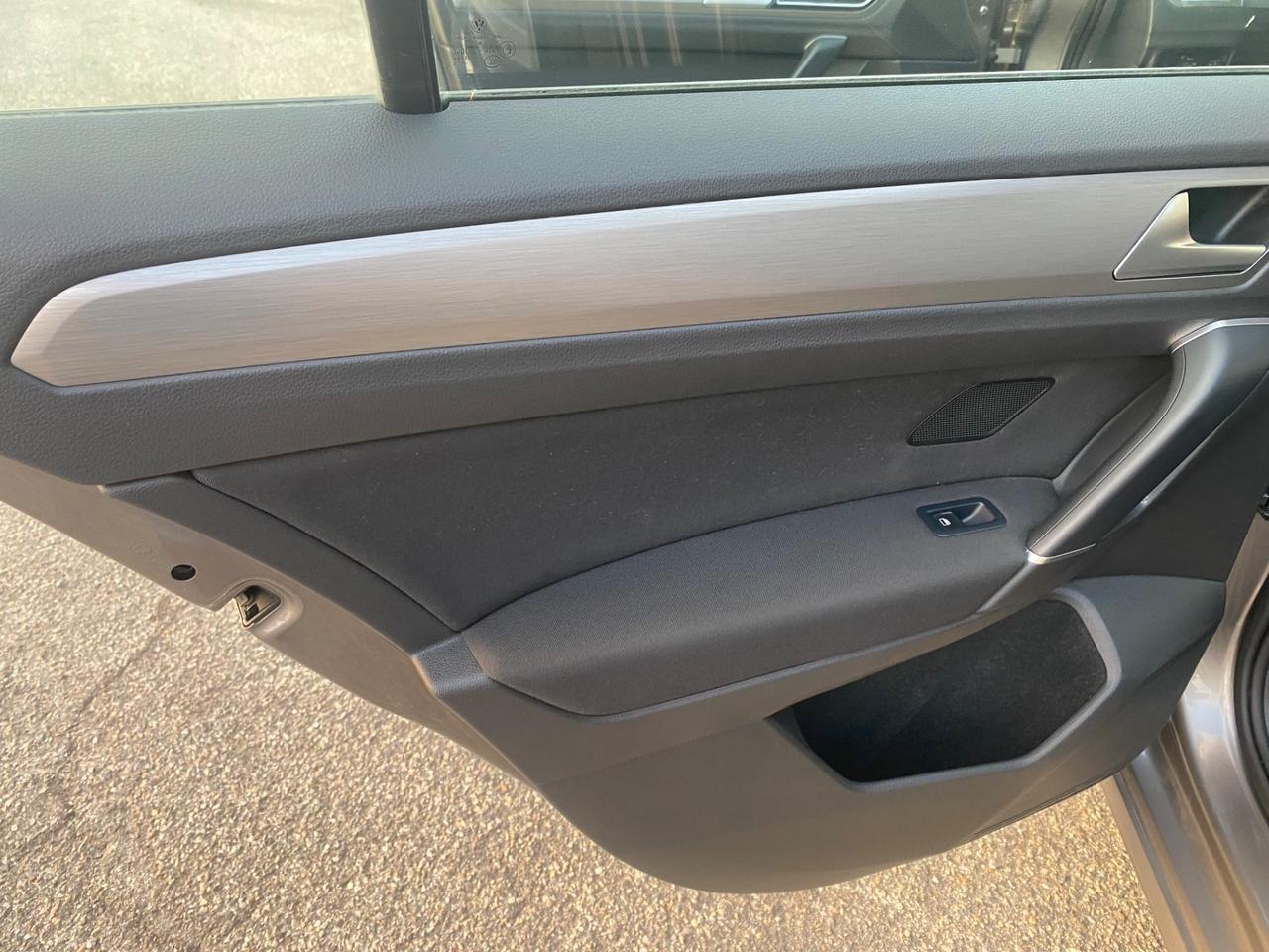 Volkswagen Golf Sportsvan Variant Business 1.4 TSI Highline BlueMotion Tech.