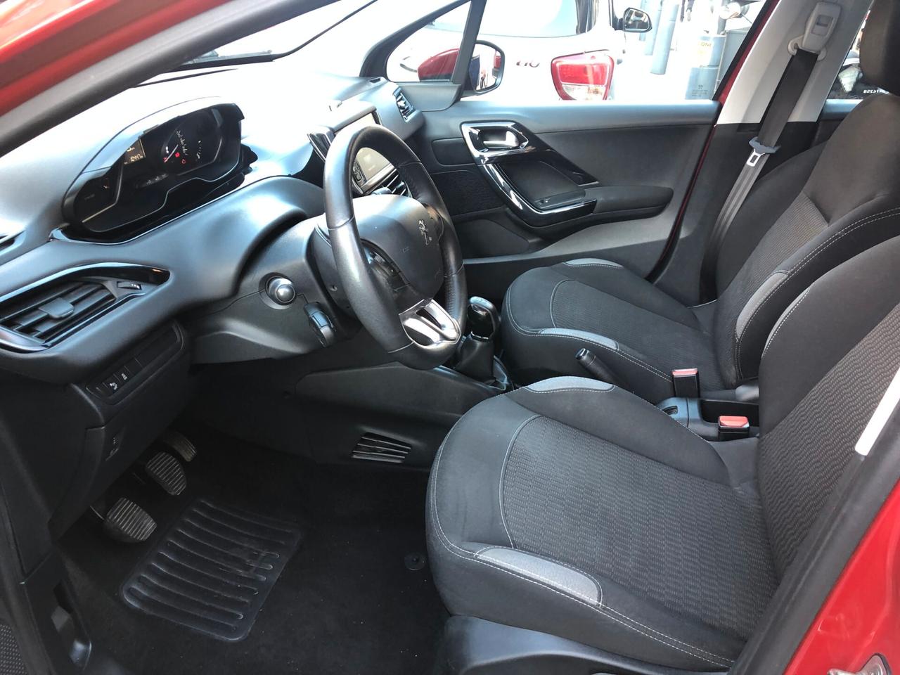 Peugeot 208 PureTech 82 5 porte Allure