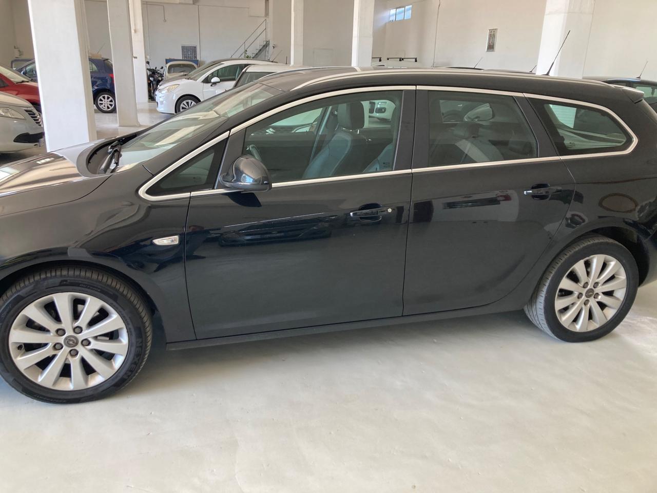 Opel Astra 1.7 CDTI 130CV EcoFLEX S&S 5 porte Cosmo