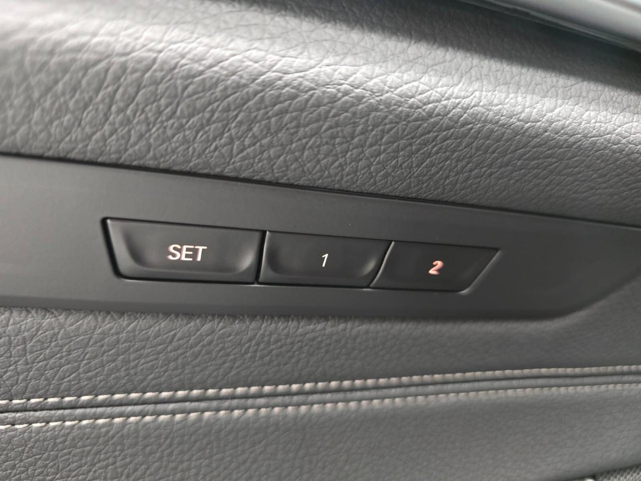 Bmw 530d xDrive Luxury 265cv con 11.000km PARI A NUOVO!!