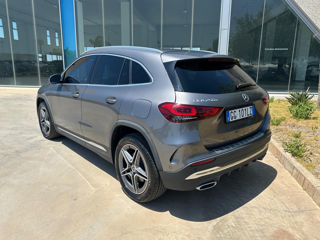 Mercedes-Benz GLA 250 e phev Premium possibilità noleggio no scoring