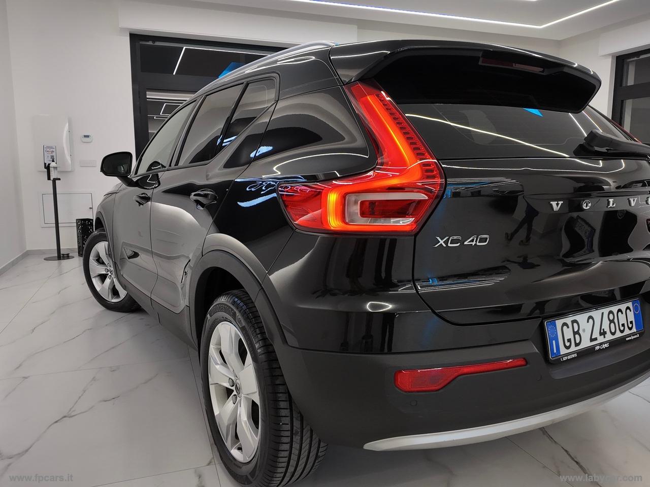 VOLVO XC40 D4 AWD Geartronic Momentum