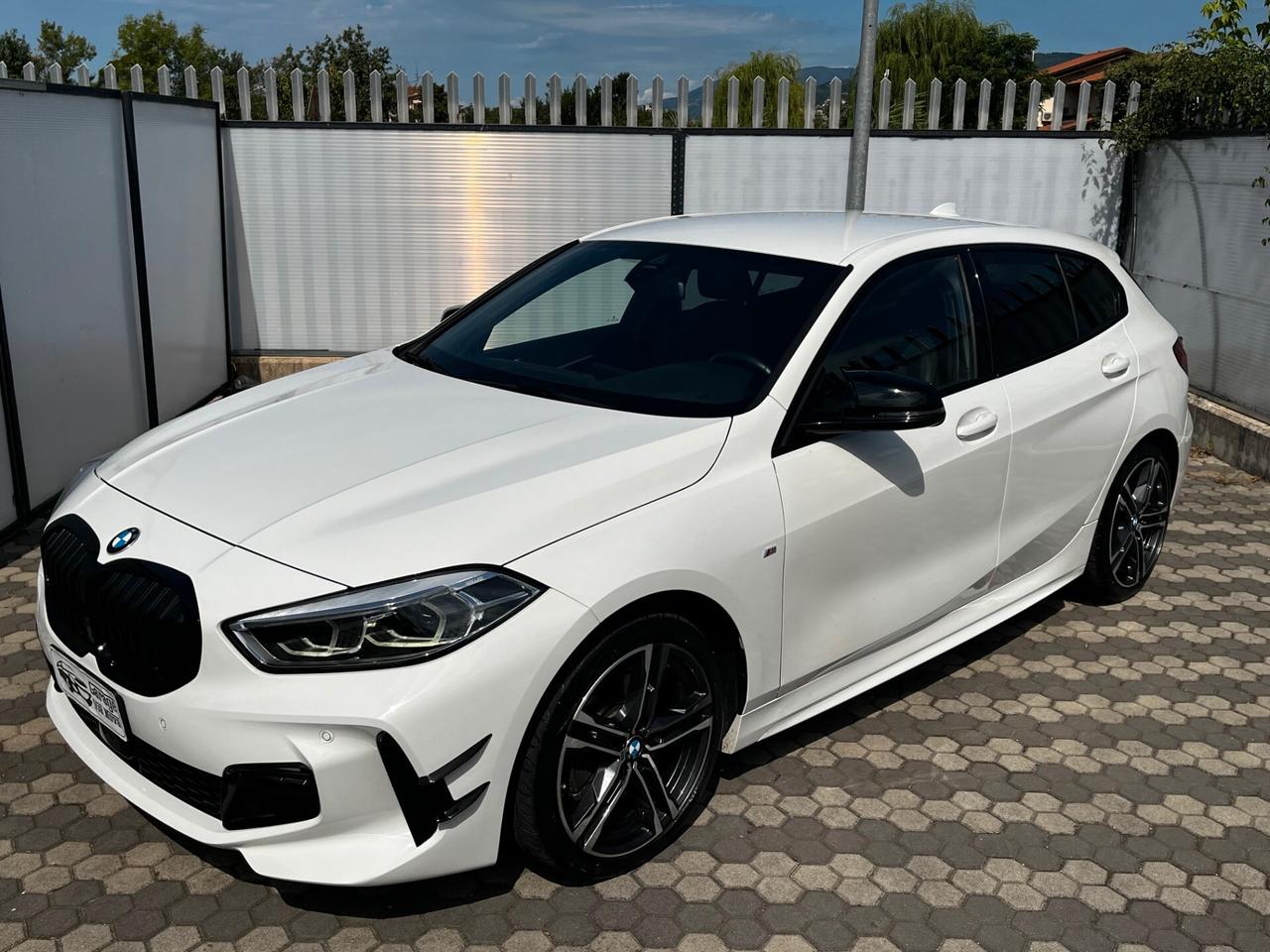 Bmw 116 116d 5p. Msport