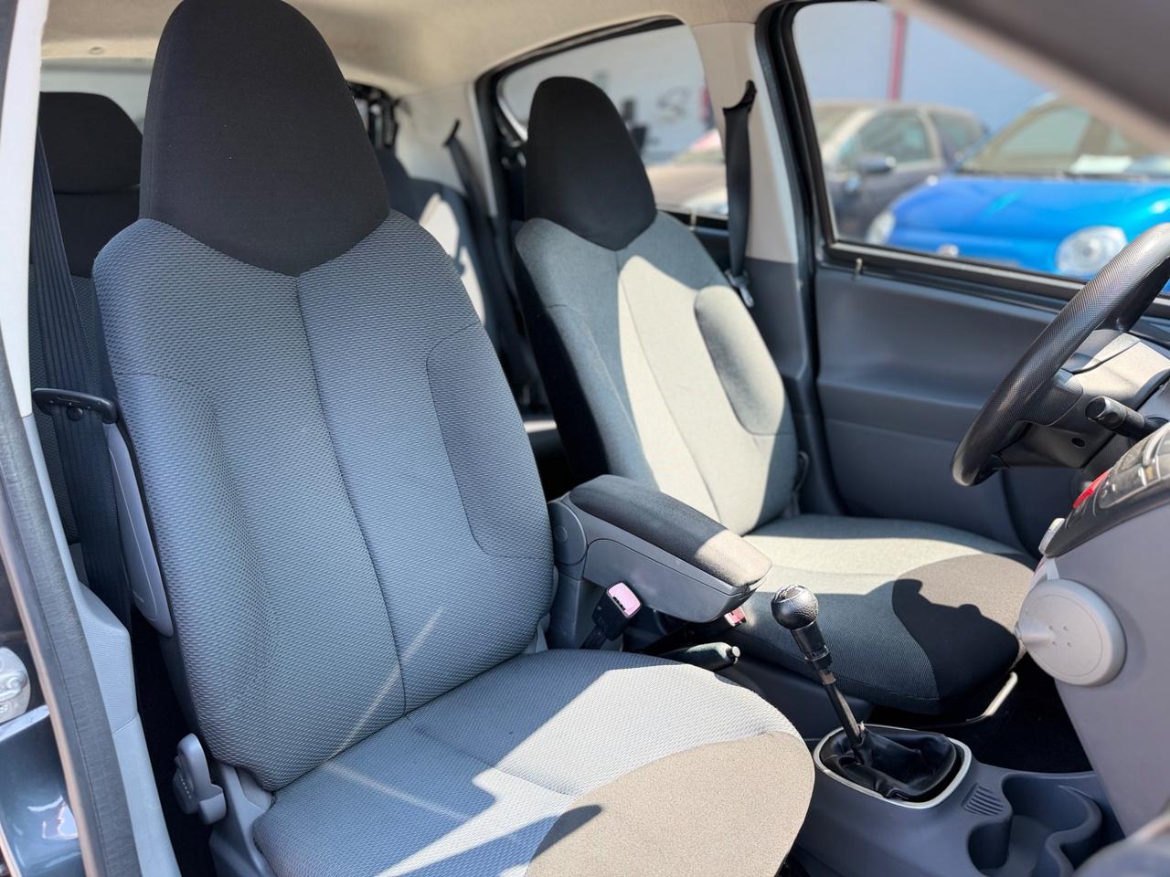 Toyota Aygo 1.0 12V VVT-i 5 porte Sol
