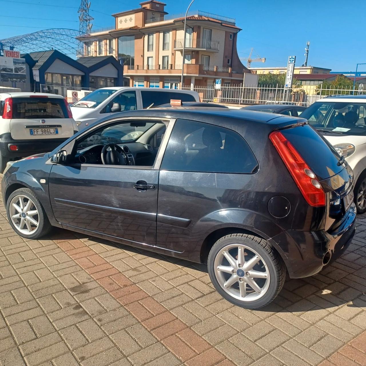 155.148 FIESTA 1.4 DCI NEOPATENTATI BEN CONSERVATA