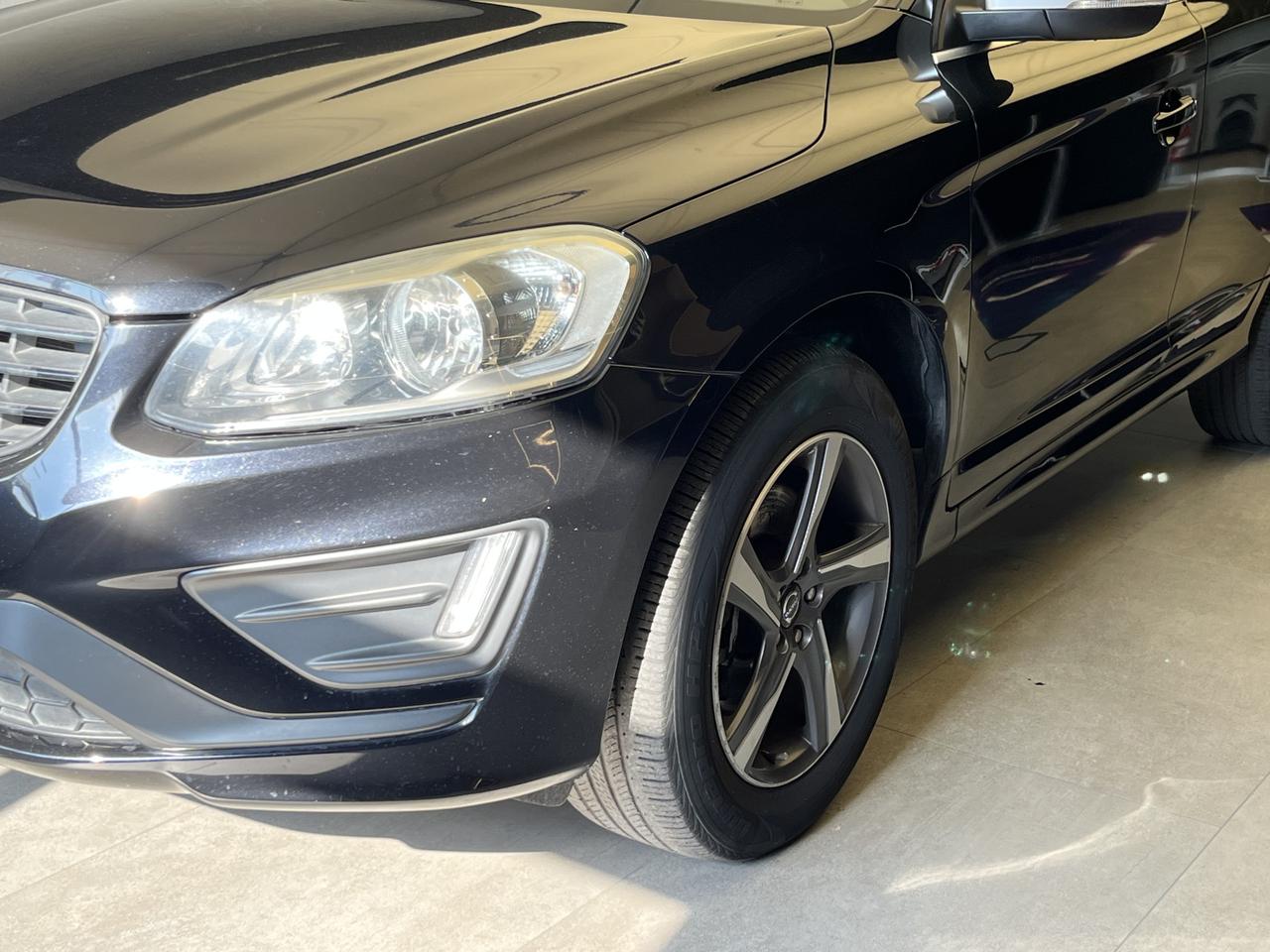VOLVO XC60 I - XC60 2.0 d4 R-design Momentum 181cv geartronic