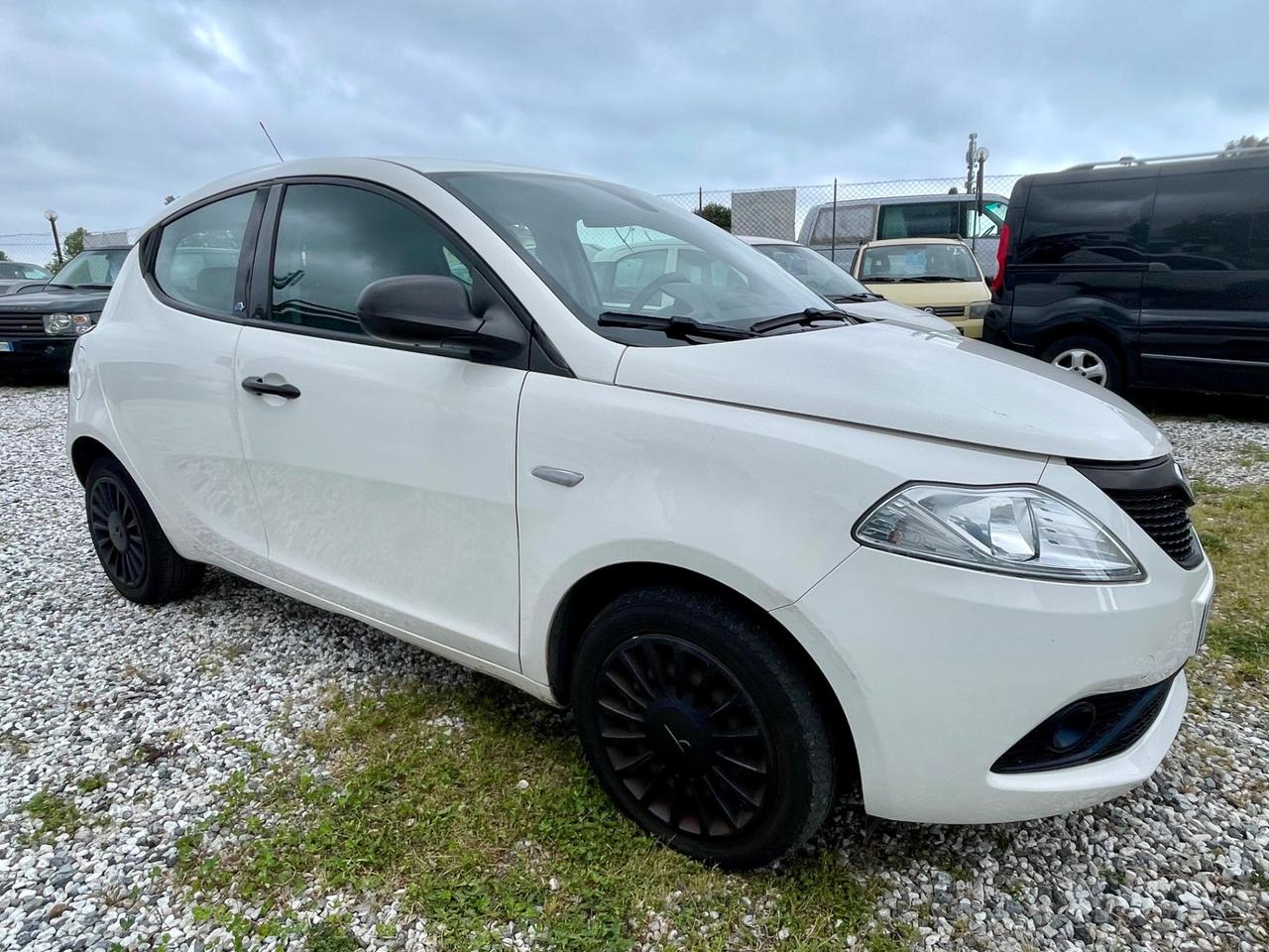 Lancia Ypsilon 1.2 69 CV 5 porte GPL Ecochic Gold