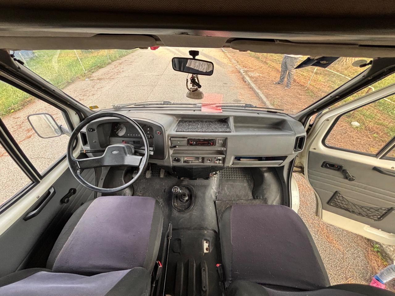 Ford Tranzit Laika 2.5