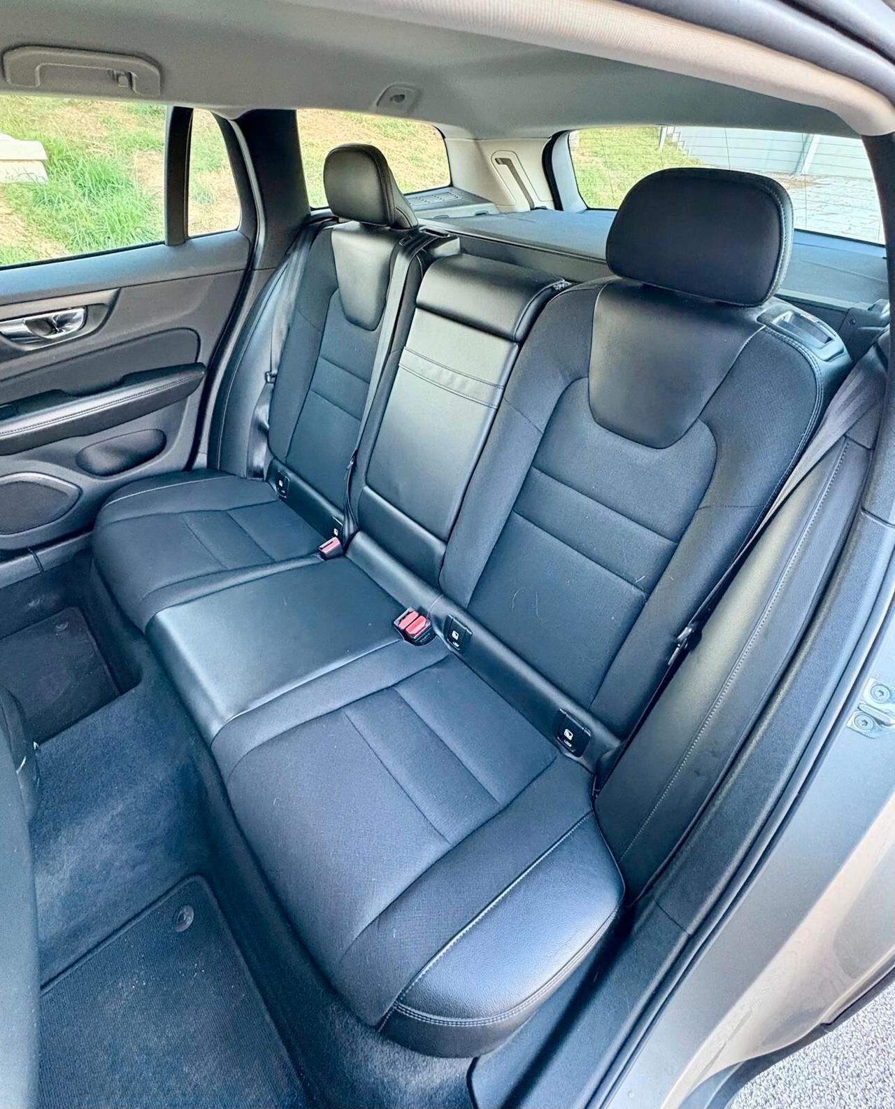 Volvo V60 Cross Country D4 AWD Geartronic Business Plus