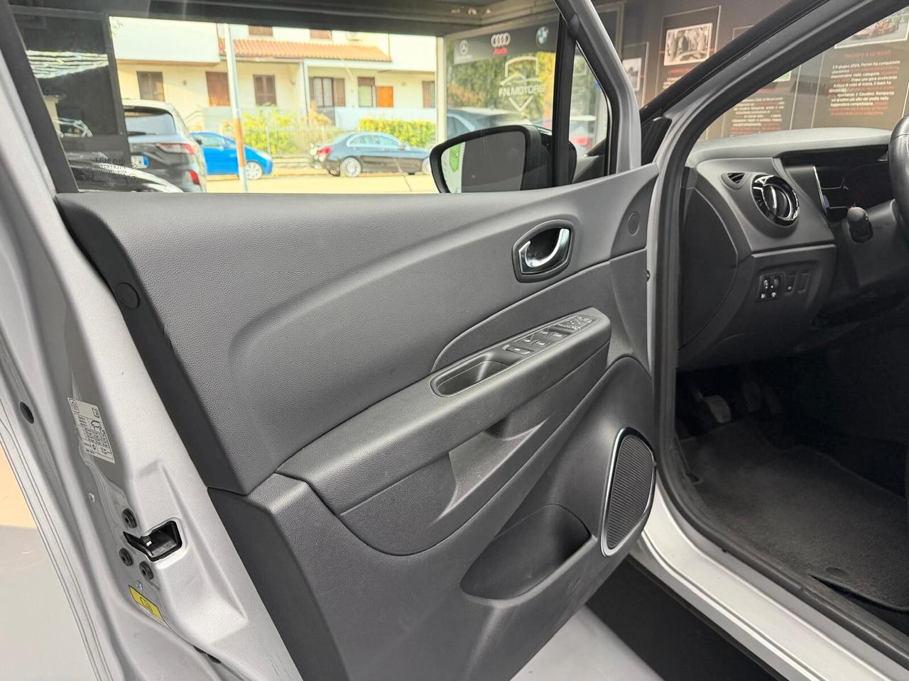 Renault Captur dCi 8V 90 CV EDC Sport Edition