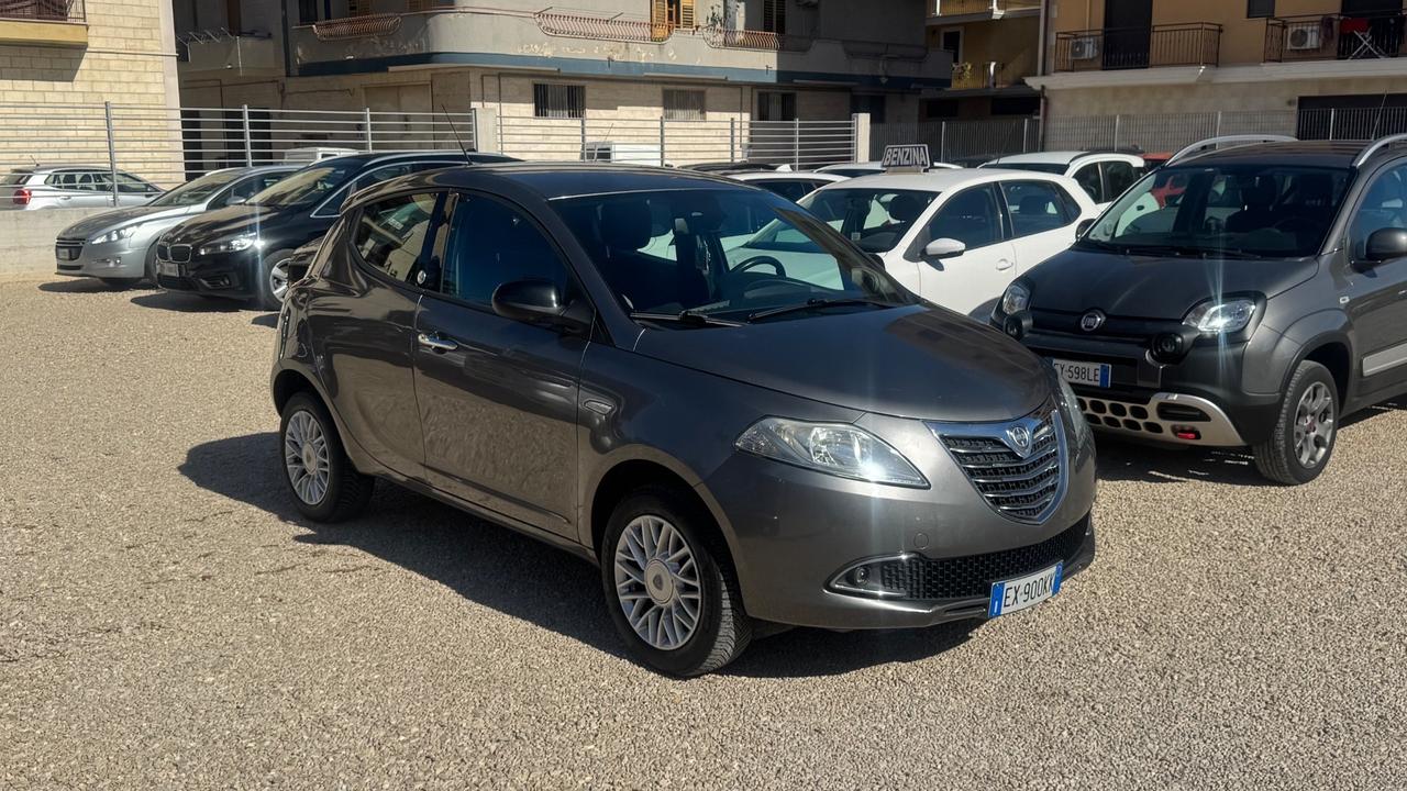 Lancia Ypsilon 0.9 TwinAir 85 CV 5 porte Metano Ecochic Gold
