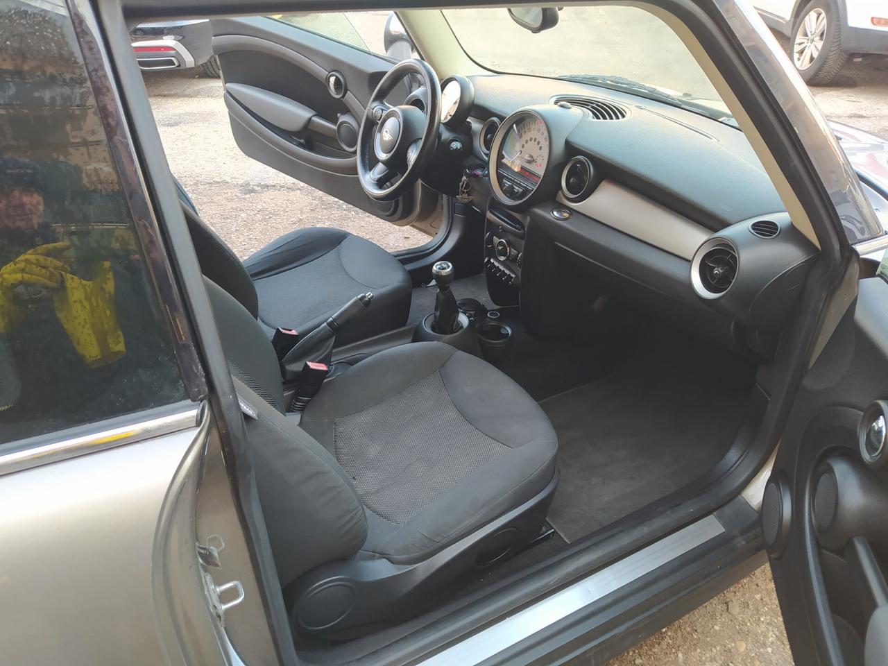 Mini 1.6 16V One (55kW) Neopatentati