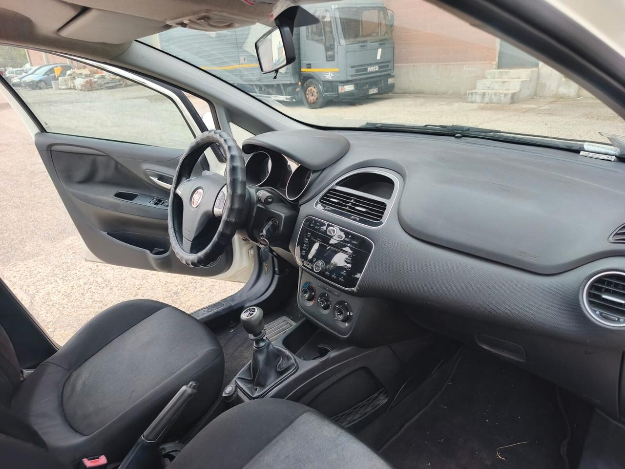 Fiat Punto 2013---1.4 Benzina Metano Neopatentati