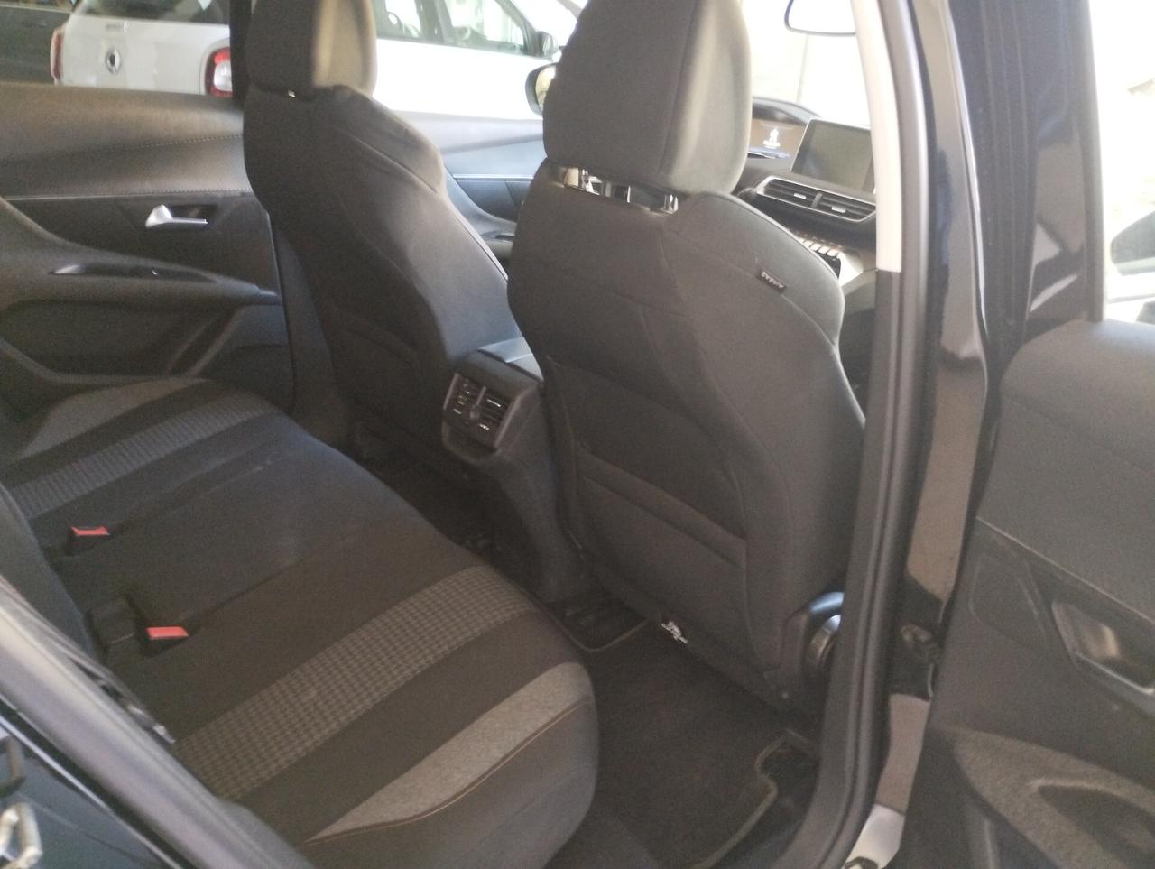 Peugeot 3008 BlueHDi 130 S&S Business