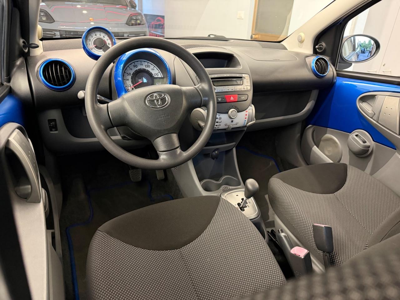 Toyota AYGO 1.0 12V VVT-I 5P M-MT (50 KW) automatica
