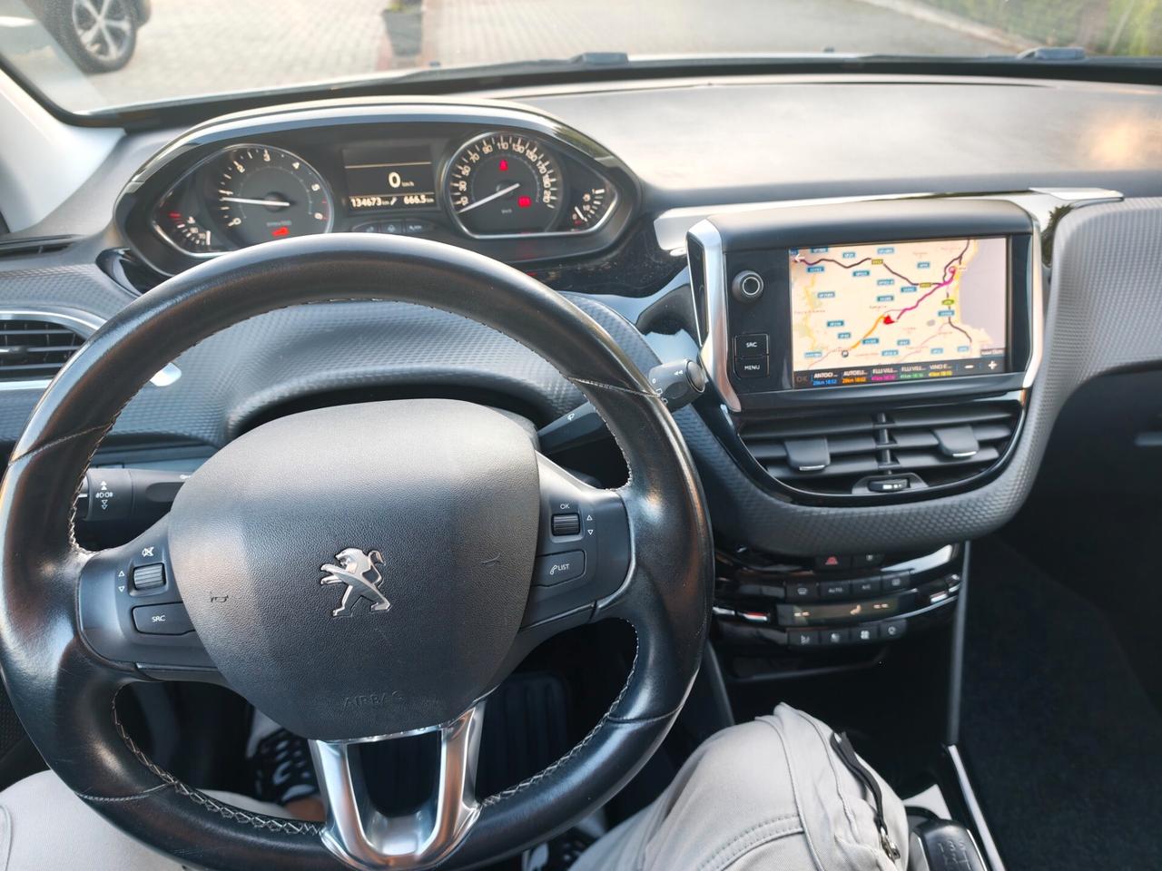 Peugeot 2008 BlueHDi 100 S&S Allure