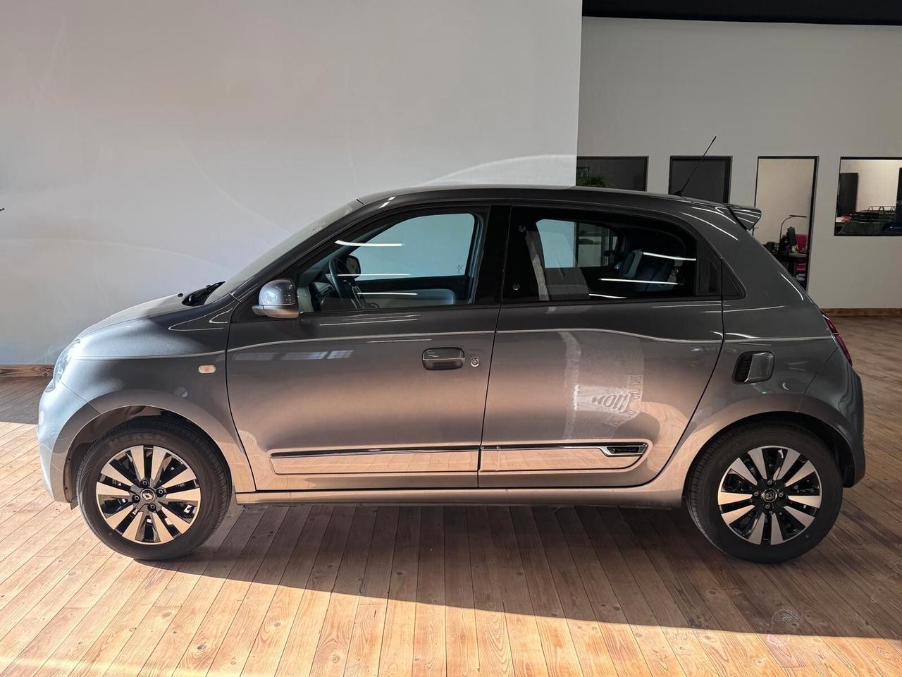 Renault Twingo 0.9 93cv INTENS NEOPATENTATI TURBO, AUTOMATICA,PELLE,NAVI,UNIPRO