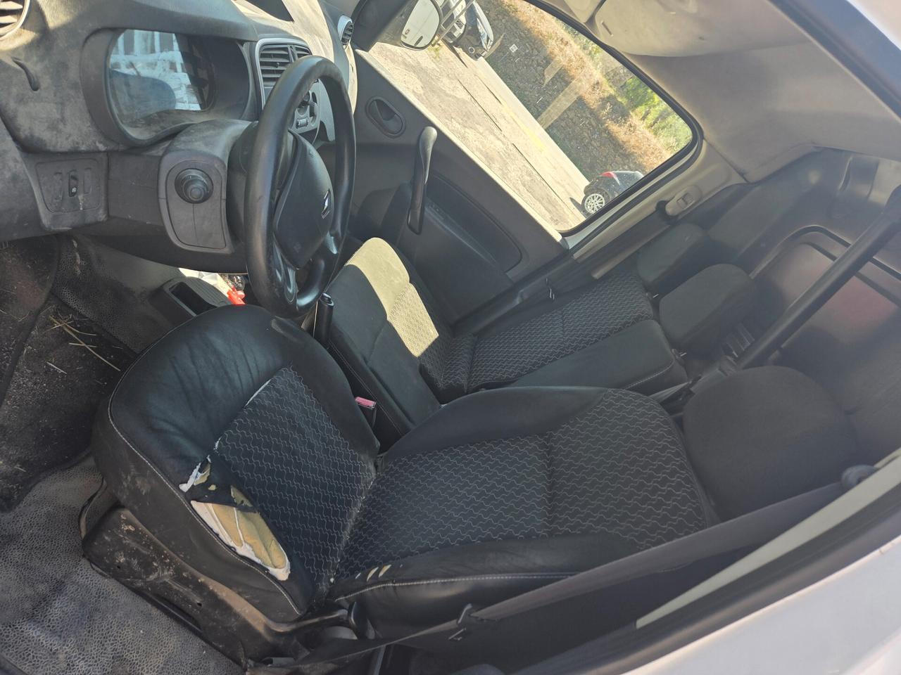 Renault Kangoo 1.5 dCi 75CV F.AP. 3posti problema motore
