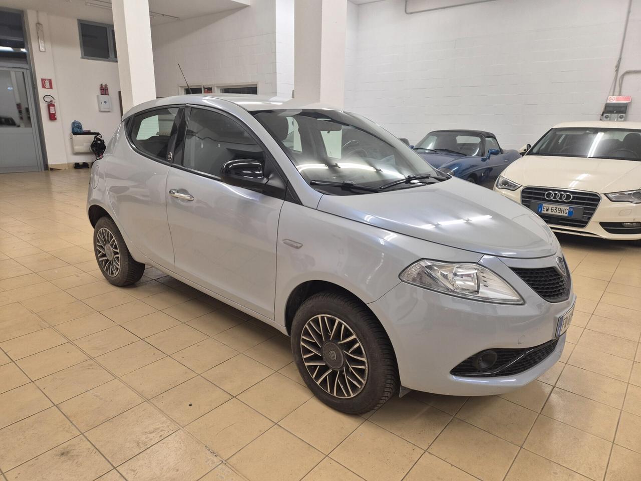 Lancia Ypsilon 0.9 TwinAir 5 porte Metano Ecochic Platinum