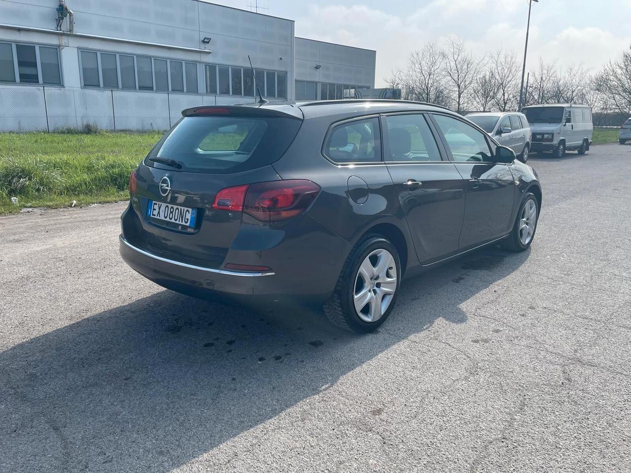 Opel Astra 1.4 Turbo 140CV Sports Tourer GPL Tech Elective