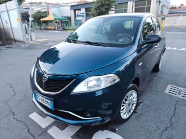 Lancia Ypsilon 0.9 TwinAir 85 CV 5 porte Metano Ecochic Platinum