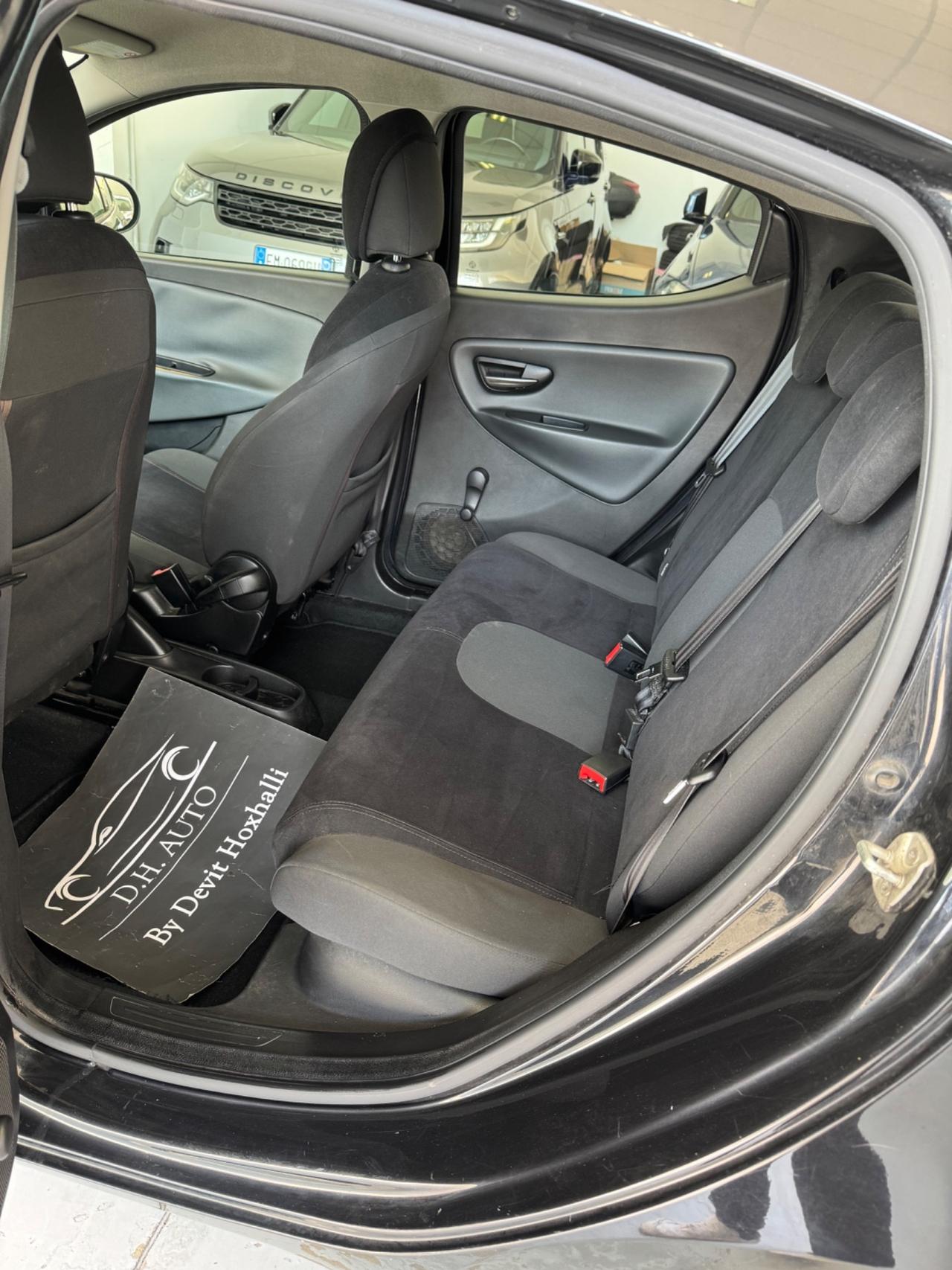 Lancia Ypsilon 1.2 69 CV 5 porte Platinum