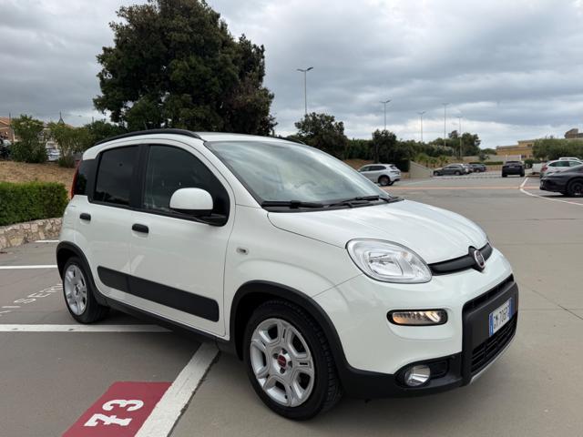 FIAT Panda 1.0 HYBRID CITY LIFE+CLIMATRONIC+SCHERMO+5POSTI