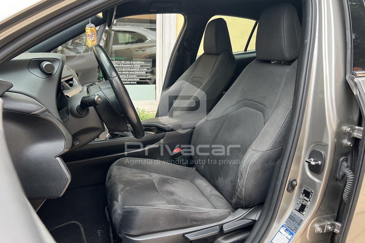 LEXUS UX Hybrid Executive
