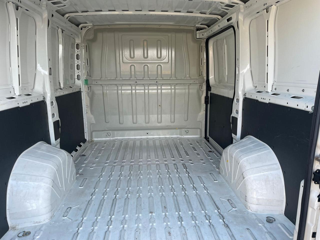 Peugeot Boxer L1H1 120 S&S