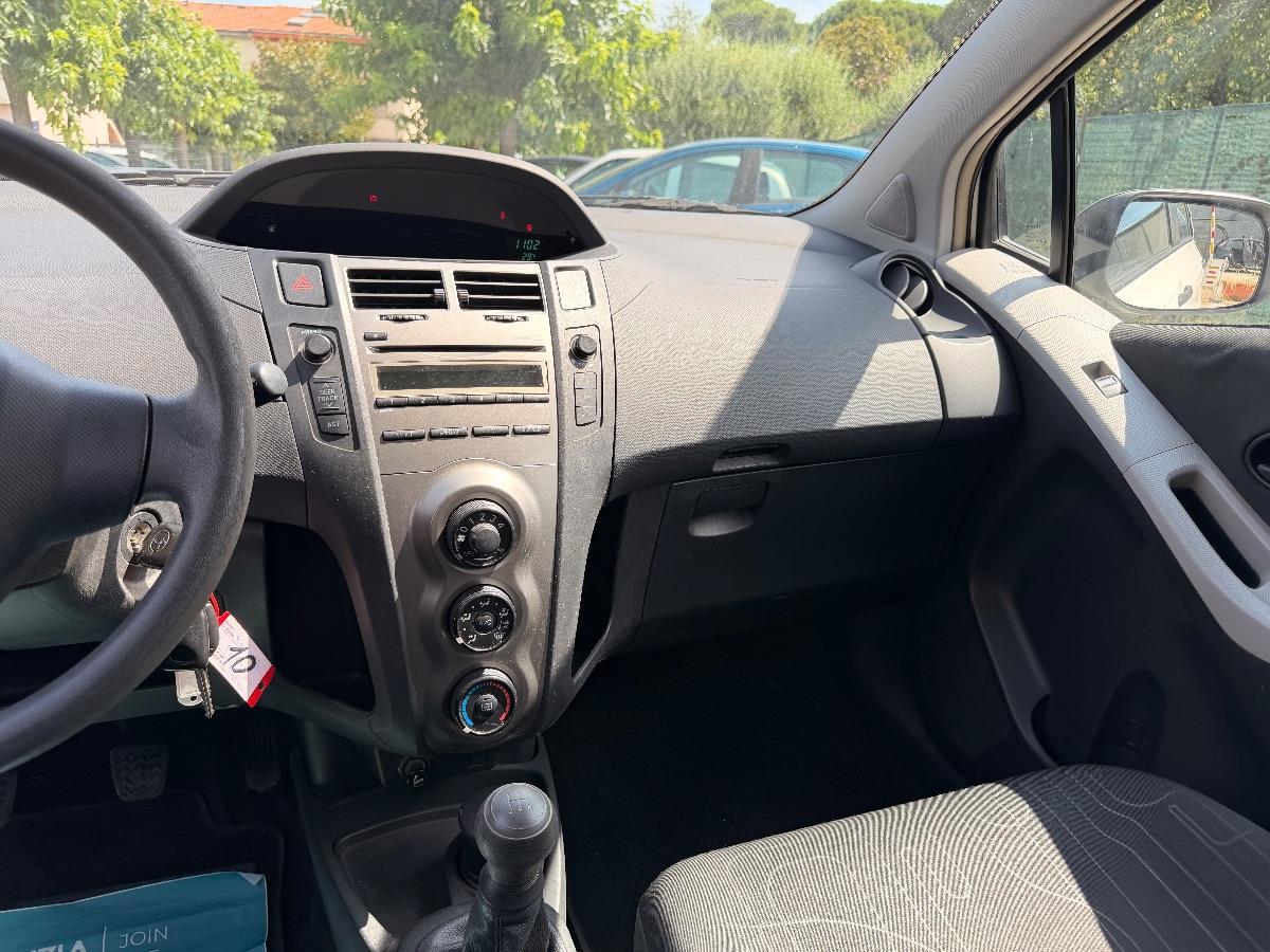 TOYOTA - Yaris 1.0 Now 5p my10